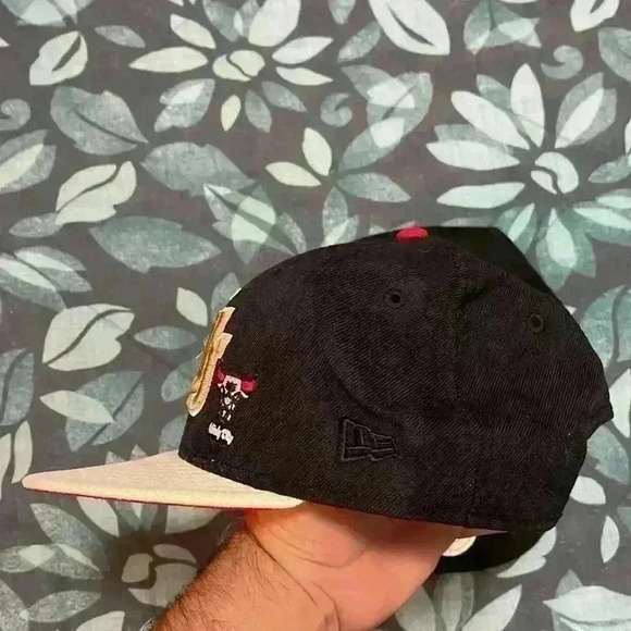 Chicago Bulls Cap - Lot of 2 - Picture 3 of 15